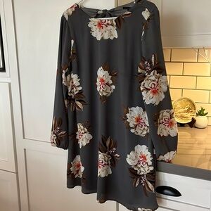 Long sleeve gray flowery dress